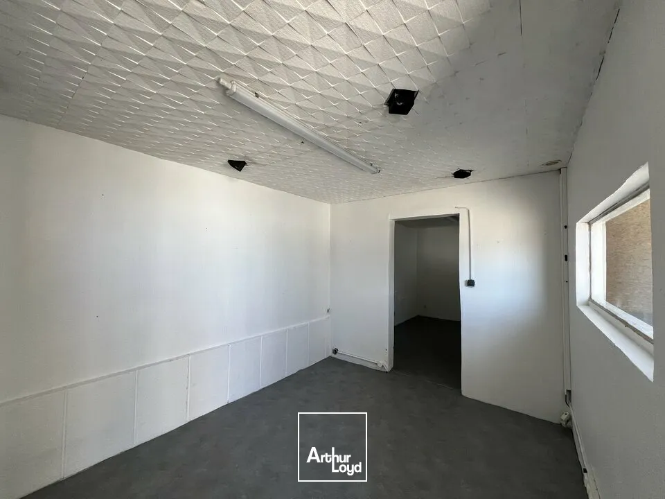 NOUVEAUTÉ - A LOUER LOCAUX D'ACTIVITÉ DE 100m2 AVEC BUREAU ZONE INDUSTRIELLE ET PORTUAIRE DU HAVRE