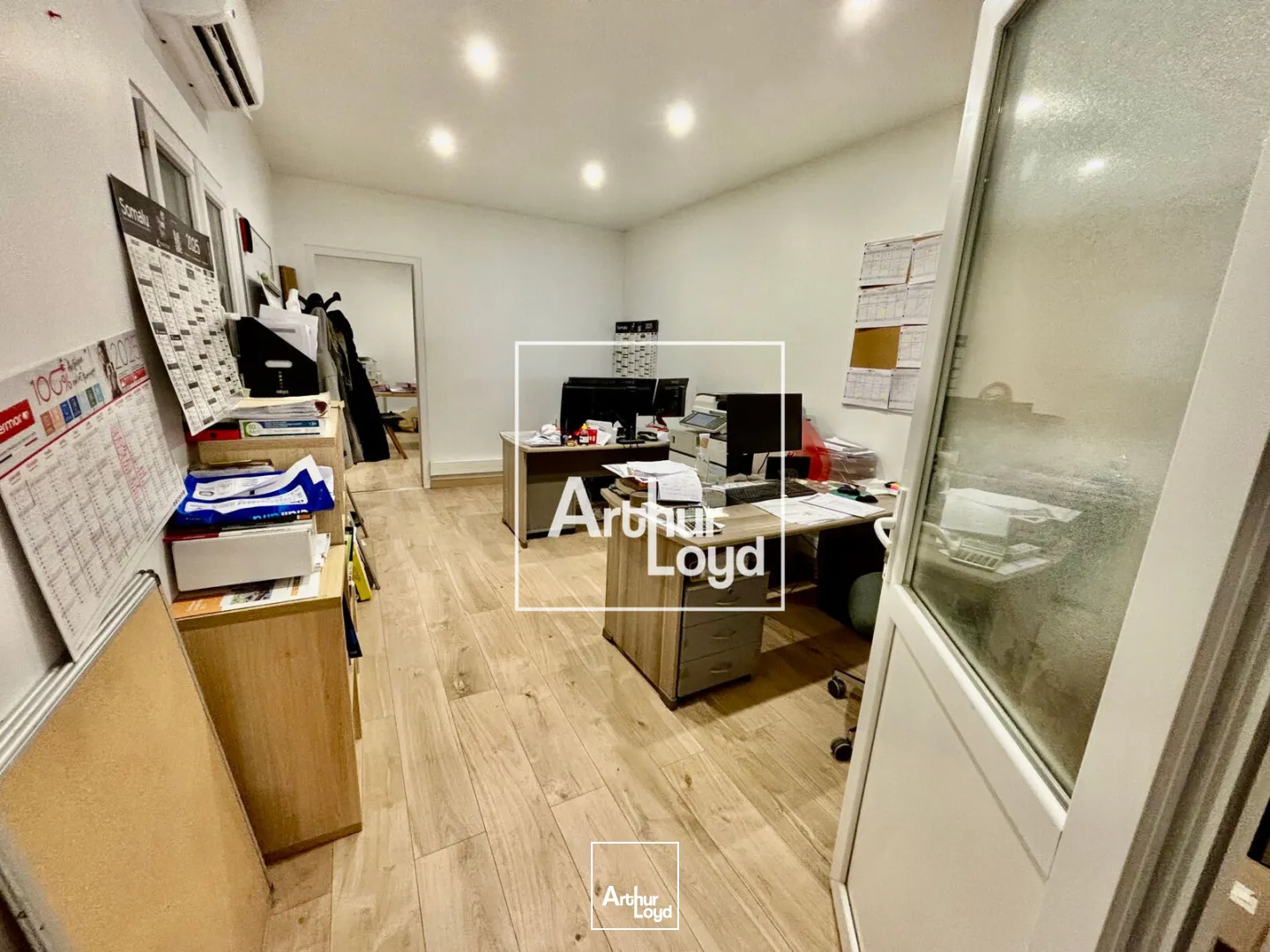 Local d'activités à louer 150 m² - Stockage et bureaux climatisés