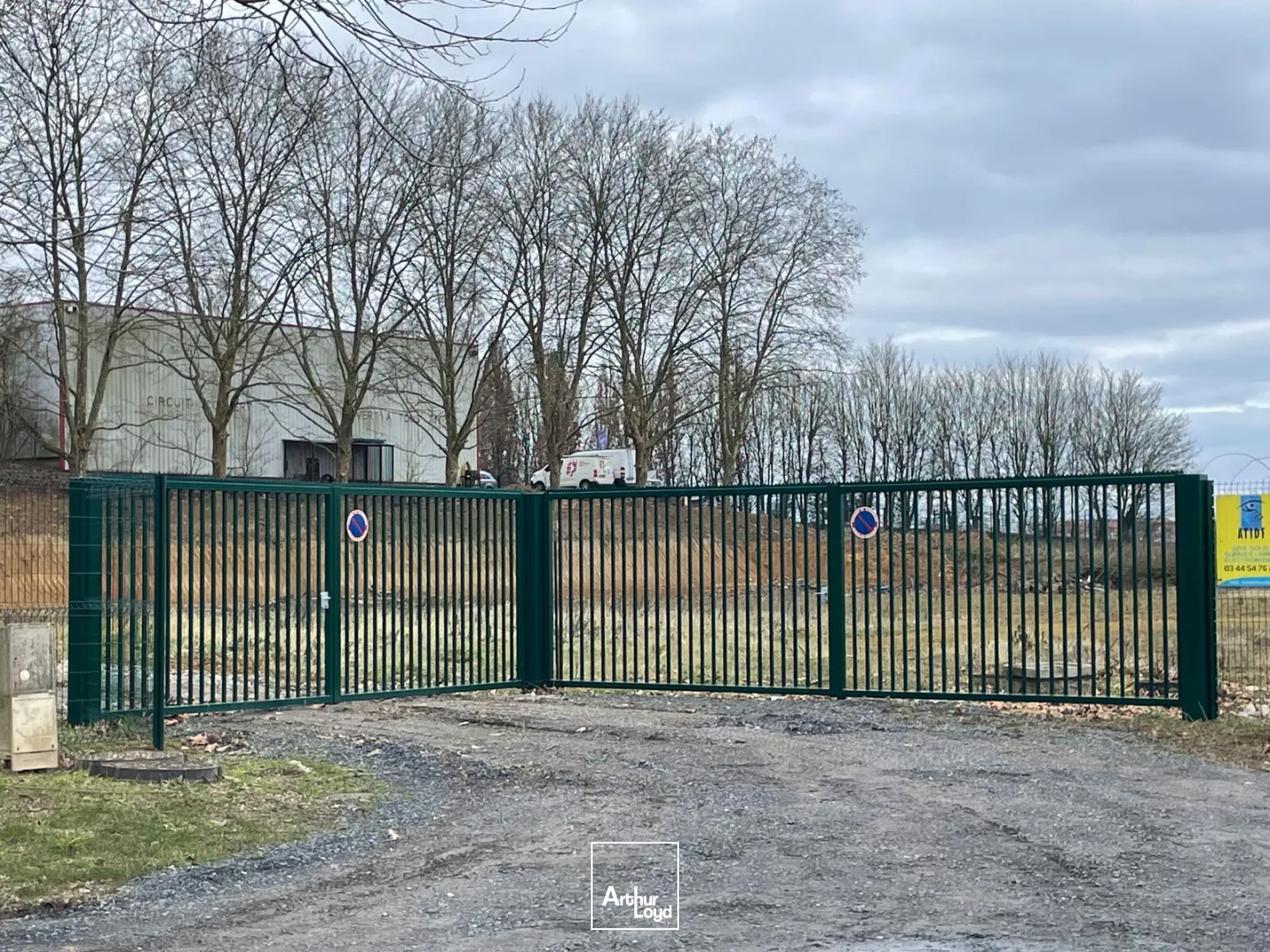 EXCLUSIVITE - A VENDRE TERRAIN 4437 M2 ZONE D'ACTIVITE DE SAINT SOUPPLETS