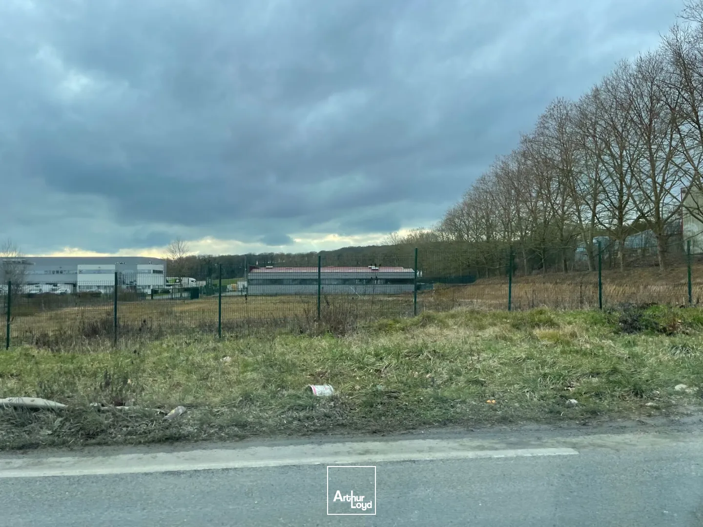 EXCLUSIVITE - A VENDRE TERRAIN 4437 M2 ZONE D'ACTIVITE DE SAINT SOUPPLETS