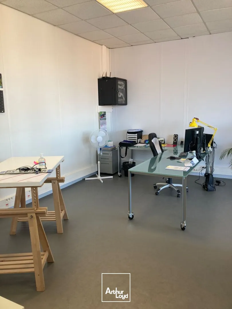 A LOUER - BUREAUX - 8 M2 A 250 M2 - CENTRE D'AFFAIRES LE PLESSIS BELLEVILLE