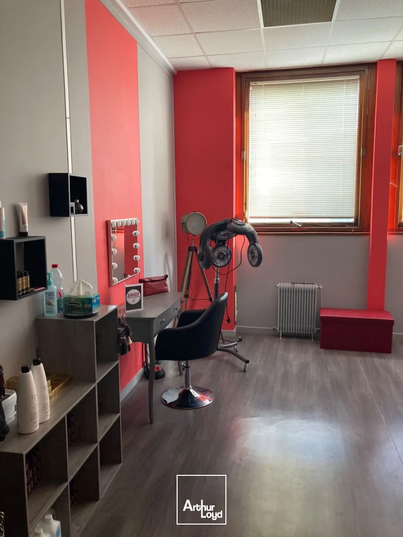 A LOUER - BUREAUX - 8 M2 A 250 M2 - CENTRE D'AFFAIRES LE PLESSIS BELLEVILLE