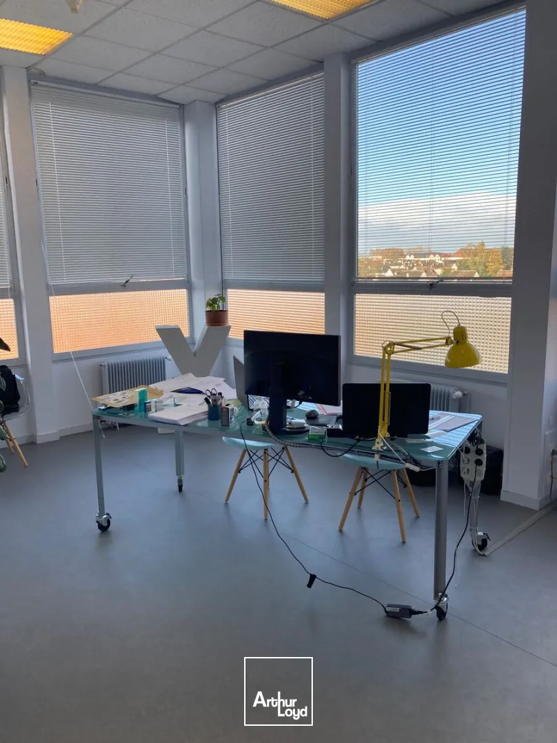 A LOUER - BUREAUX - 8 M2 A 250 M2 - CENTRE D'AFFAIRES LE PLESSIS BELLEVILLE