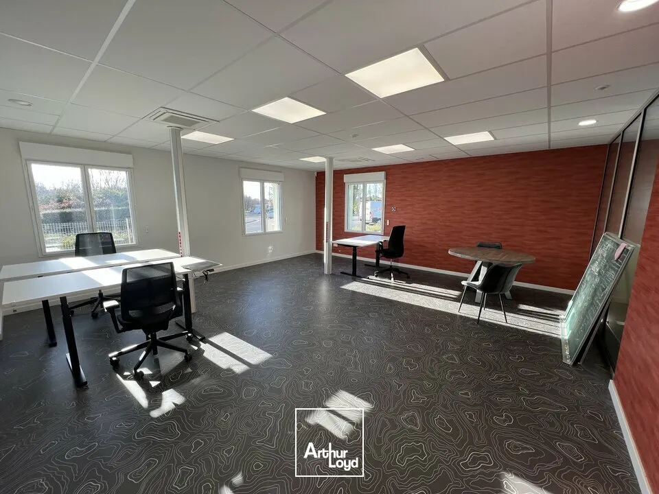Bureaux avec parking sur axe passant Angoulême Nord