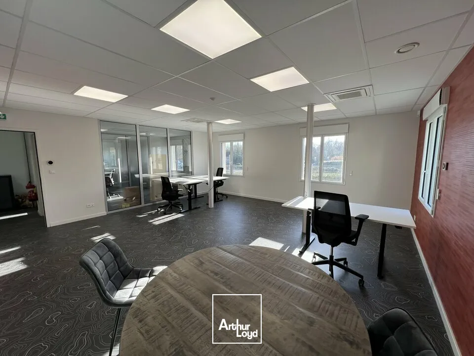 Bureaux avec parking sur axe passant Angoulême Nord