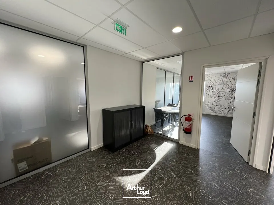 Bureaux avec parking sur axe passant Angoulême Nord