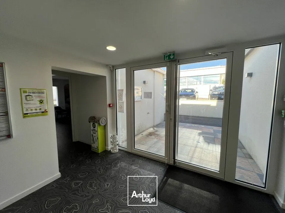 Bureaux avec parking sur axe passant Angoulême Nord