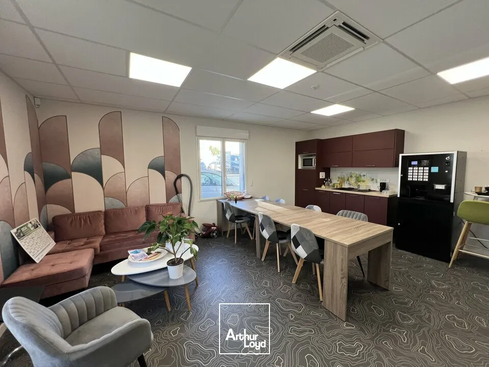 Bureaux avec parking sur axe passant Angoulême Nord