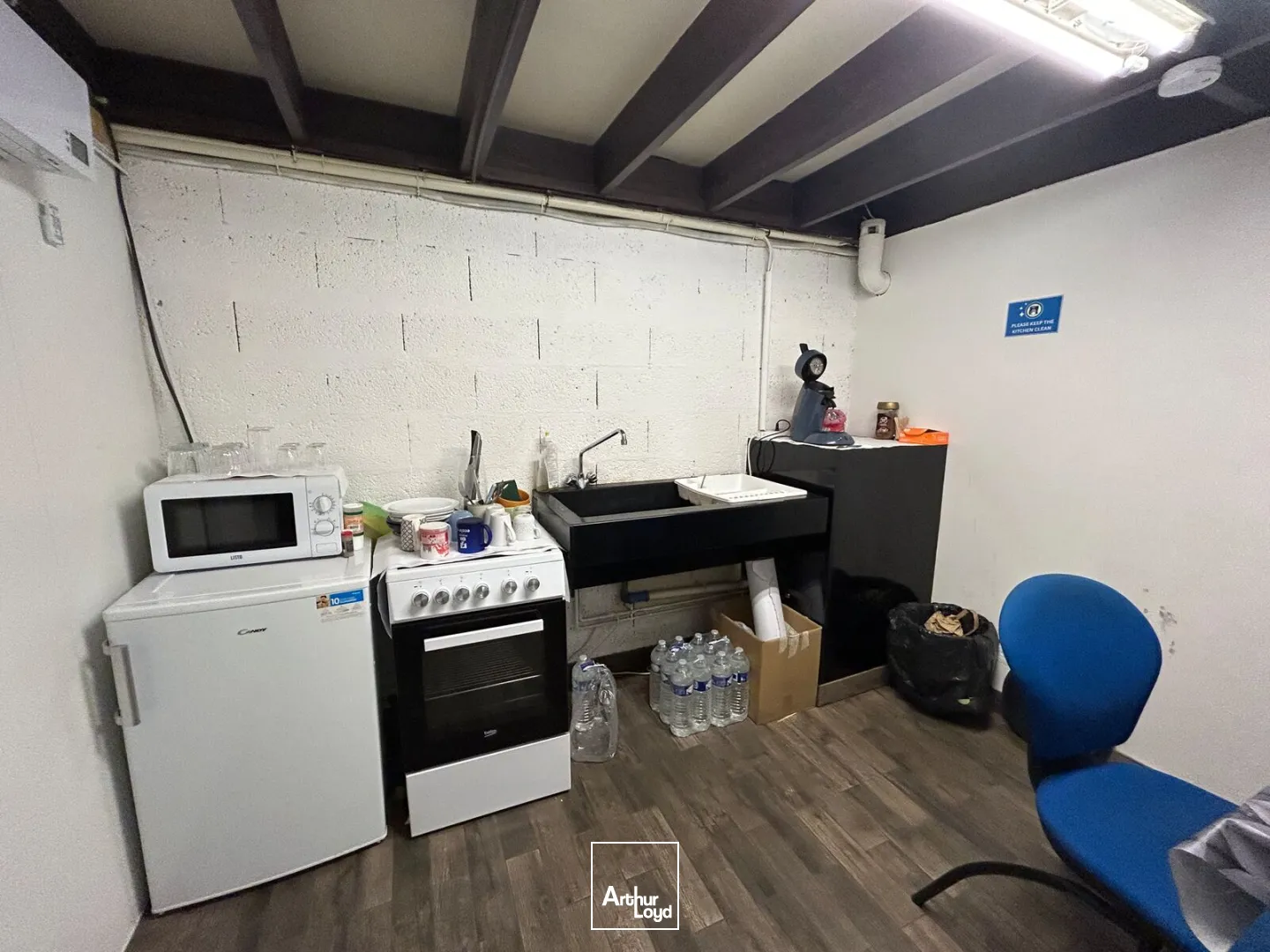 STOCKAGE - 467 M2 - BUREAUX - ST NAZAIRE - CHANTIERS DE L'ATLANTIQUE - A LOUER 