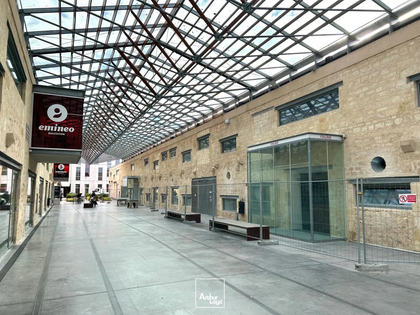 A louer - Bureaux ERP d'environ 1&nbsp;470 m² - Bordeaux Chartrons