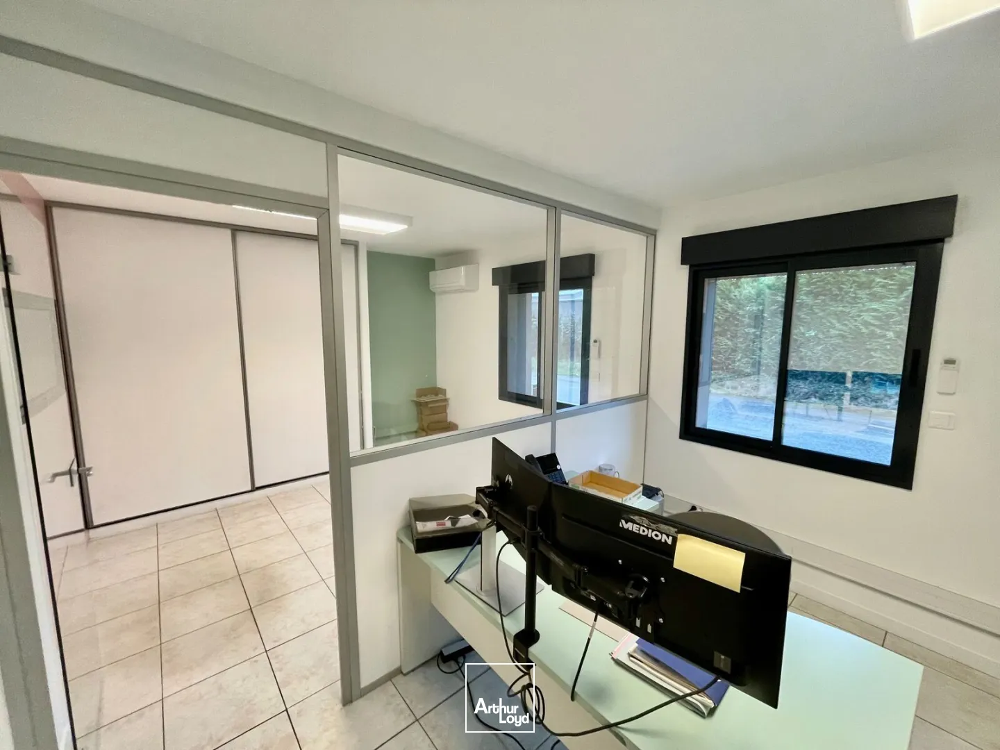 Bureaux à louer à LES AUTHIEUX SUR LE PORT SAINT OUEN 76520