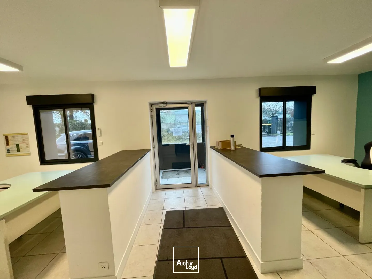 Bureaux à louer à LES AUTHIEUX SUR LE PORT SAINT OUEN 76520