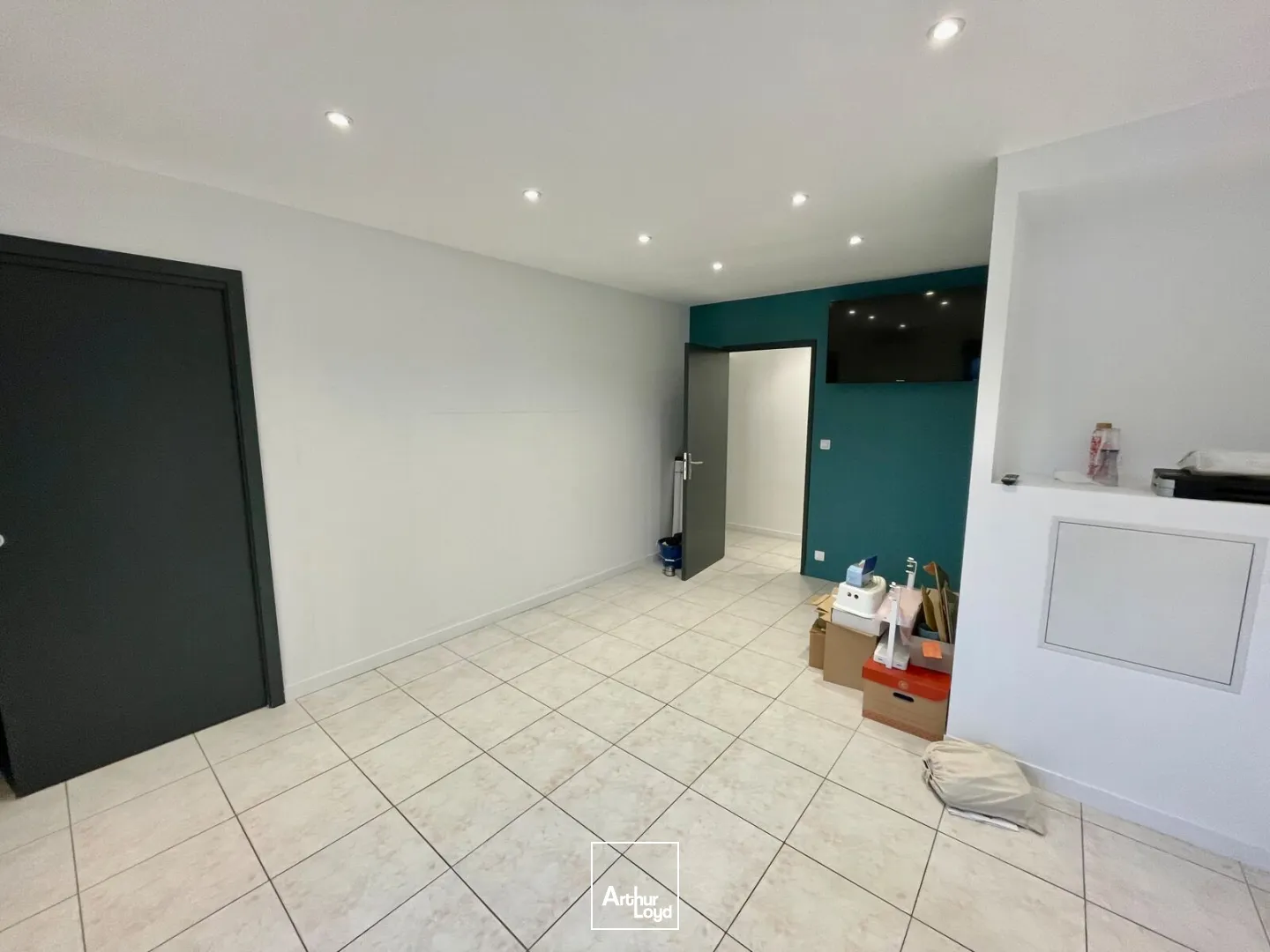 Bureaux à louer à LES AUTHIEUX SUR LE PORT SAINT OUEN 76520