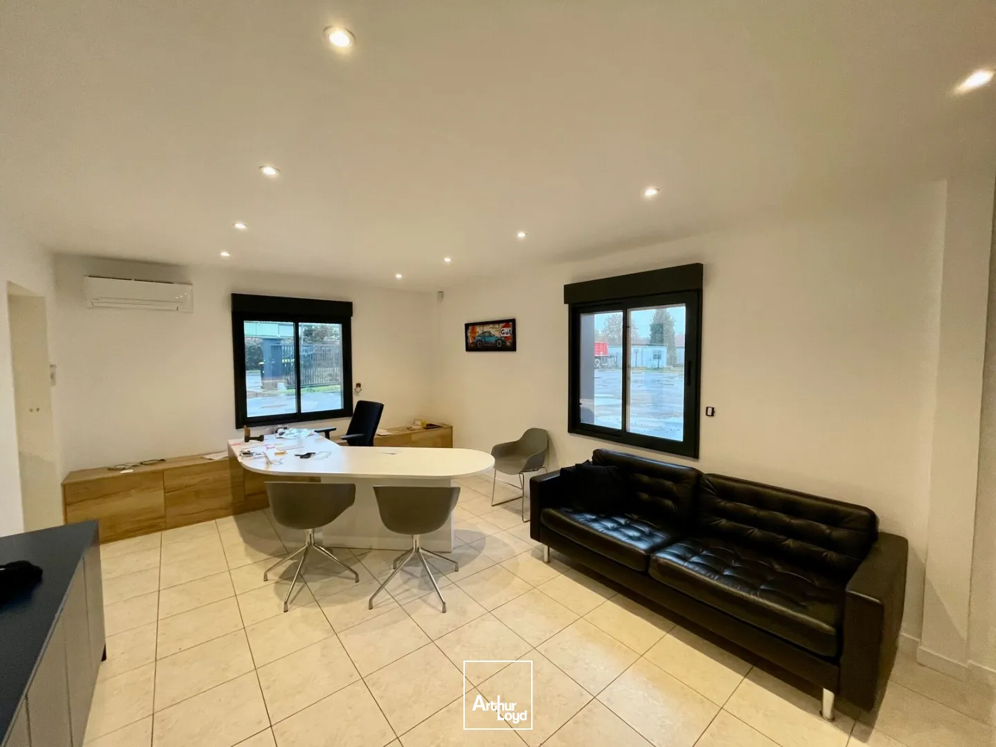 Bureaux à louer à LES AUTHIEUX SUR LE PORT SAINT OUEN 76520