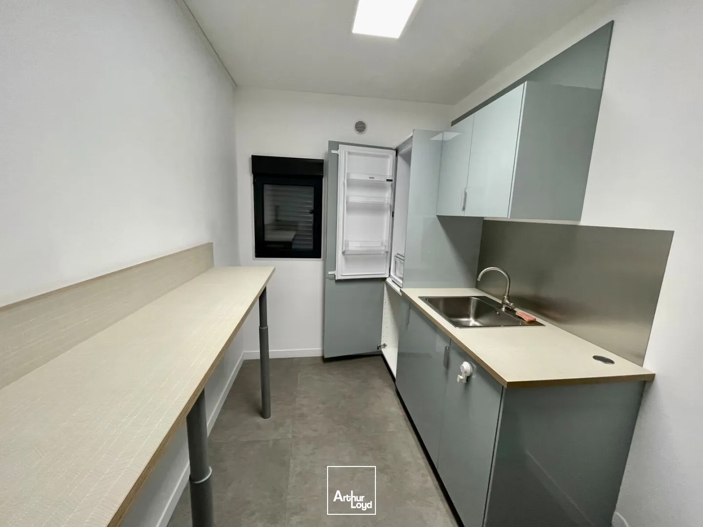 Bureaux à louer à LES AUTHIEUX SUR LE PORT SAINT OUEN 76520