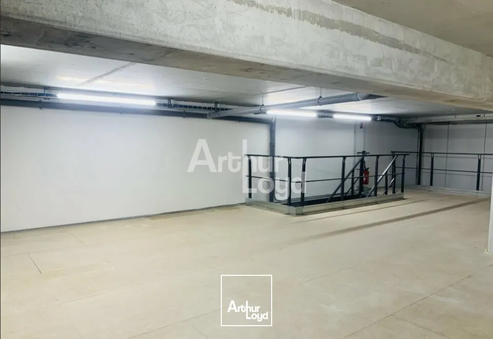 À LOUER PARC DE CALVI  LOCAL D'ACTIVITÉ DE 160 m² FONCTIONNEL ET BIEN AMENAGE