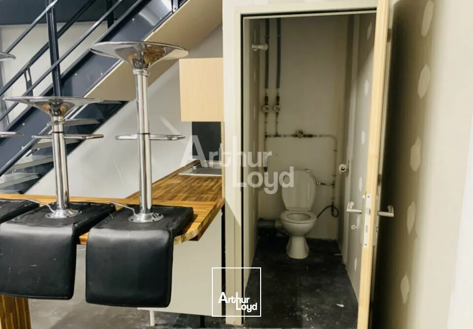 À LOUER PARC DE CALVI  LOCAL D'ACTIVITÉ DE 160 m² FONCTIONNEL ET BIEN AMENAGE