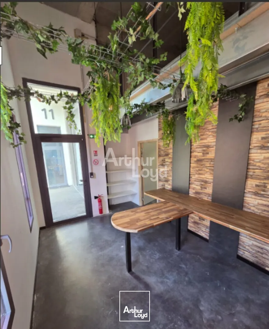 À LOUER PARC DE CALVI  LOCAL D'ACTIVITÉ DE 160 m² FONCTIONNEL ET BIEN AMENAGE