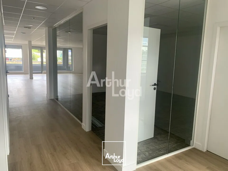 BUREAUX NEUFS-EMPLACEMENT STRATEGIQUE-BELLES PRESTATIONS