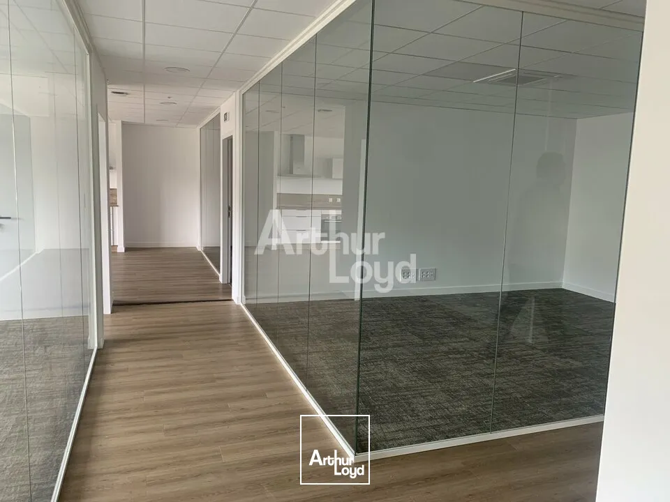 BUREAUX NEUFS-EMPLACEMENT STRATEGIQUE-BELLES PRESTATIONS