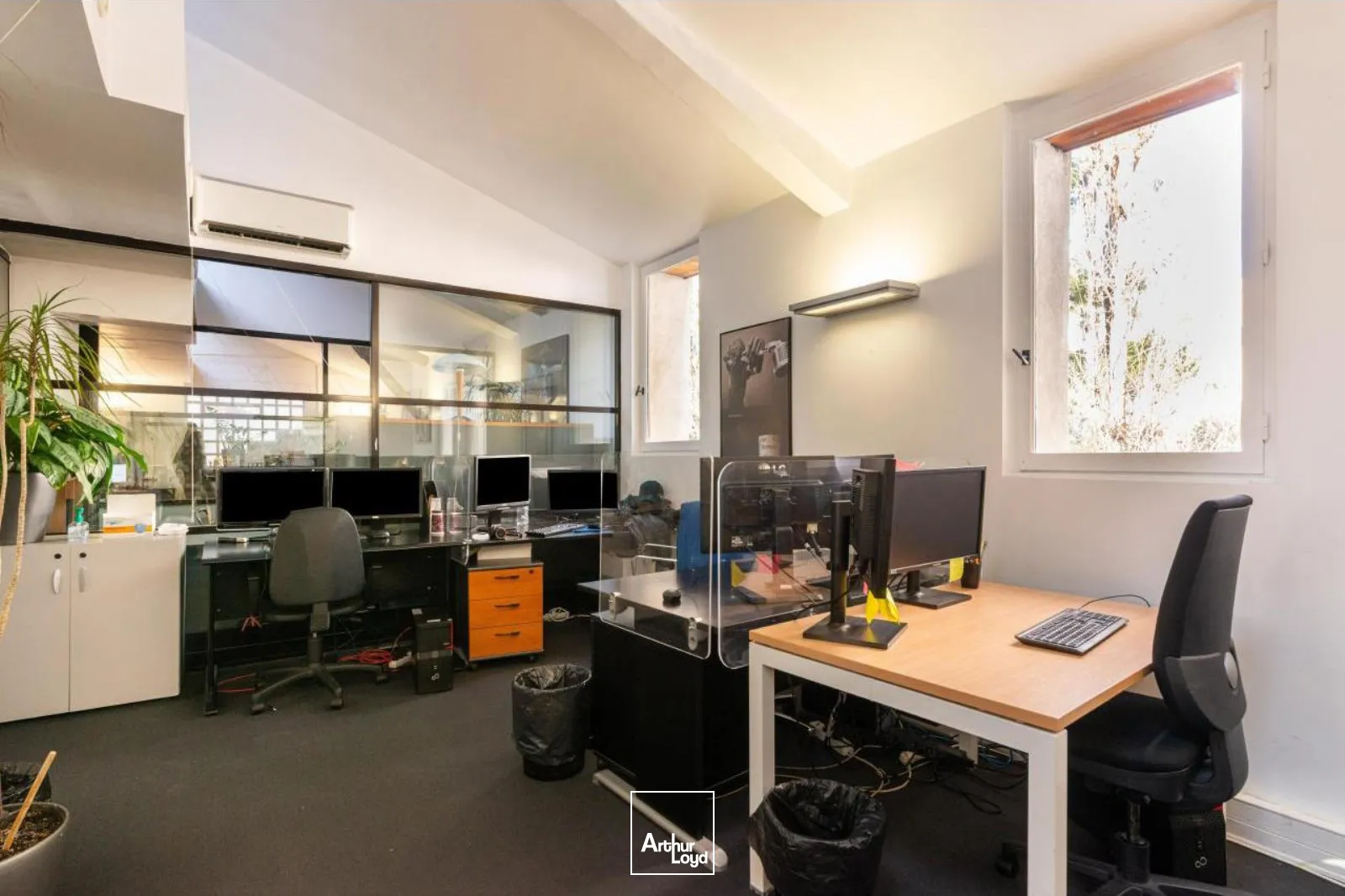 Bureaux de caractère atypiques type Show Room, à Levallois-Perret