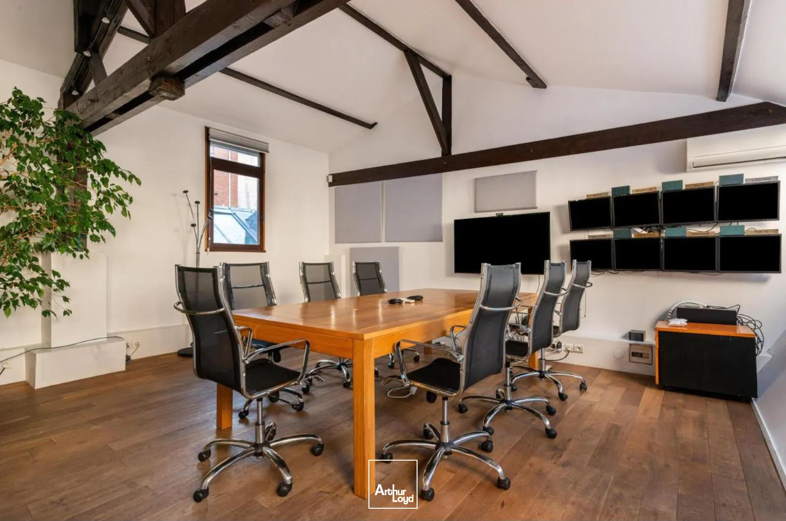 Bureaux de caractère atypiques type Show Room, à Levallois-Perret