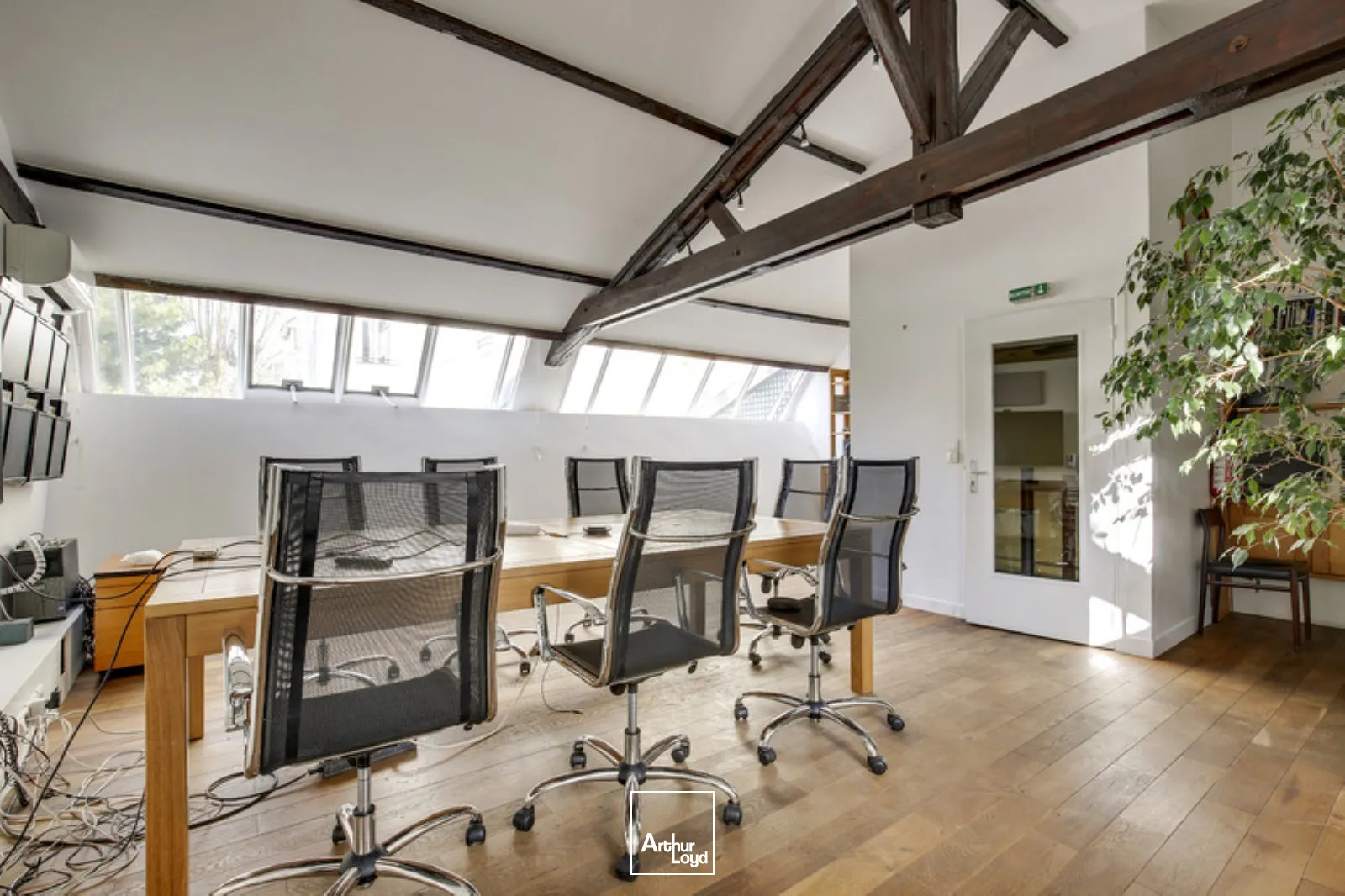 Bureaux de caractère atypiques type Show Room, à Levallois-Perret