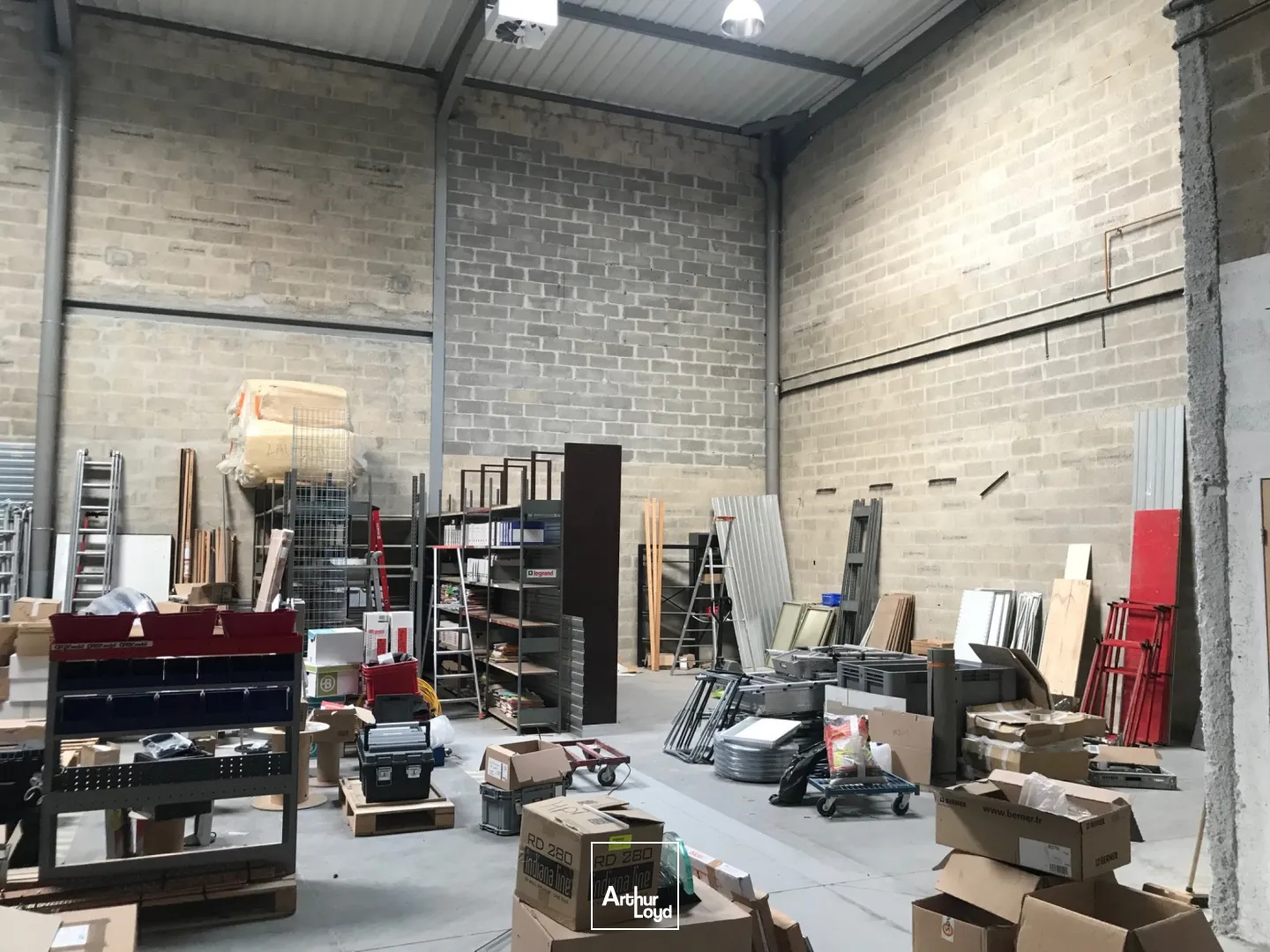 Locaux d'activité à louer à ELANCOURT 78990