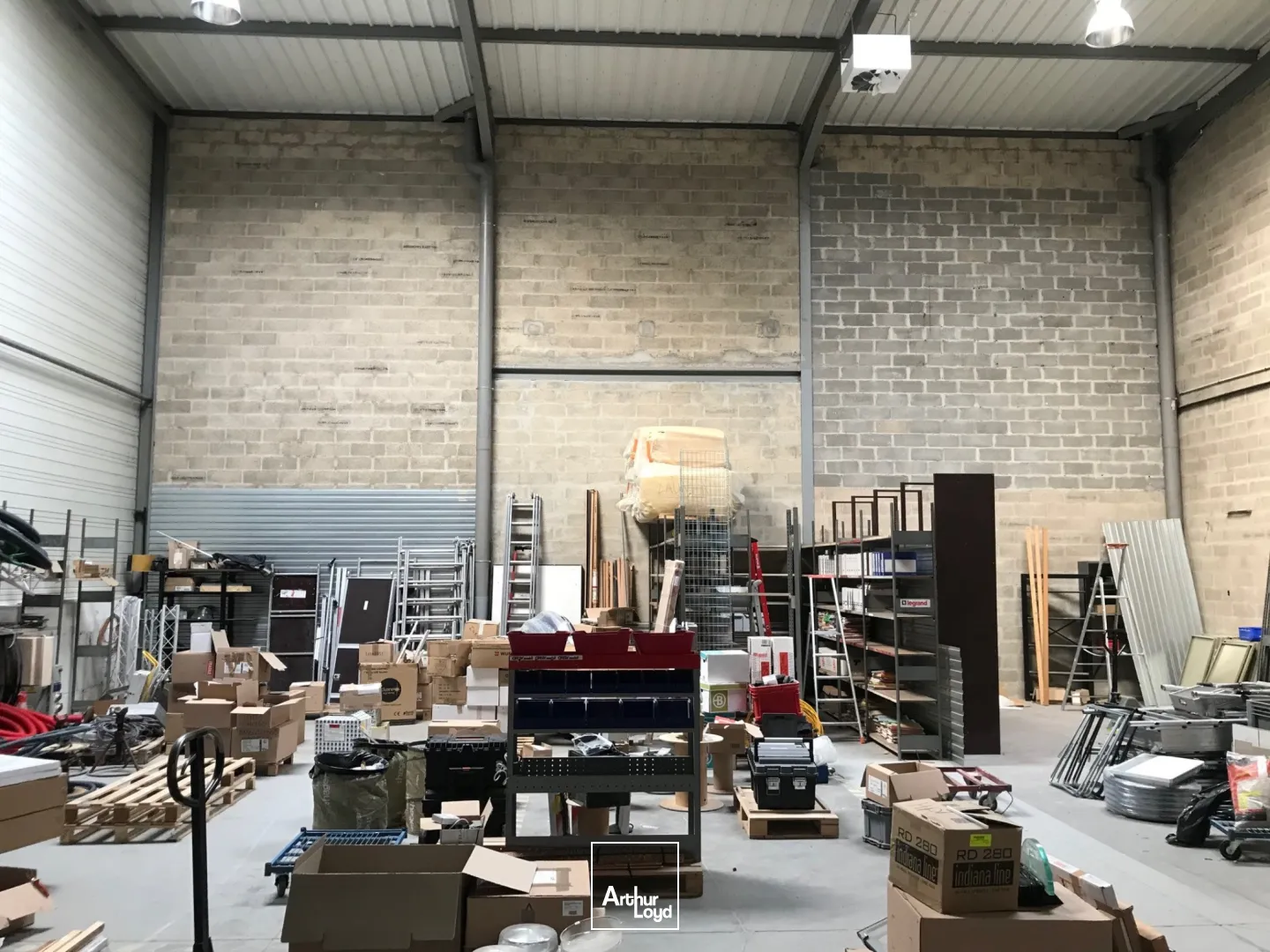 Locaux d'activité à louer à ELANCOURT 78990