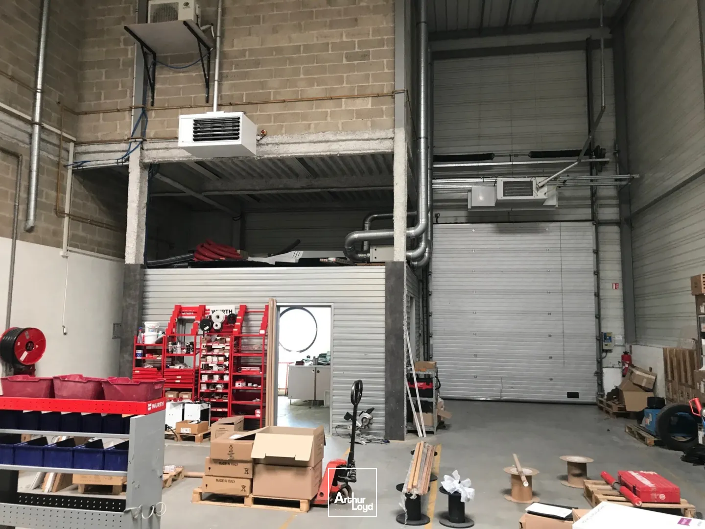 Locaux d'activité à louer à ELANCOURT 78990