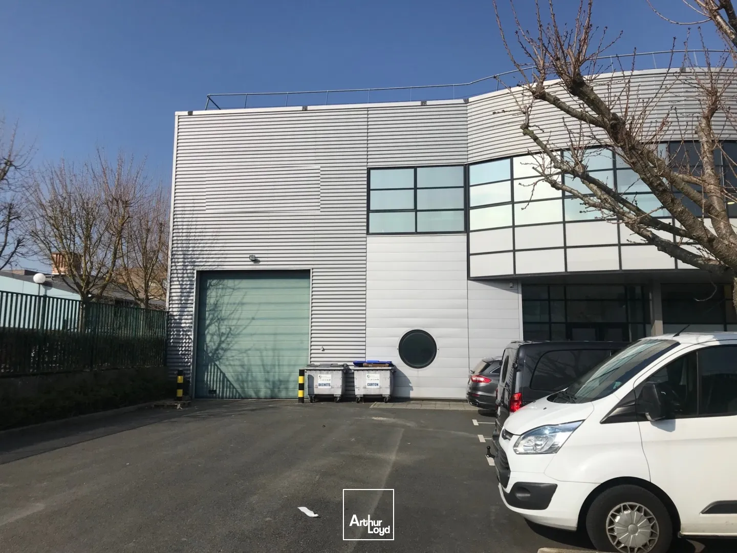 Locaux d'activité à louer à ELANCOURT 78990