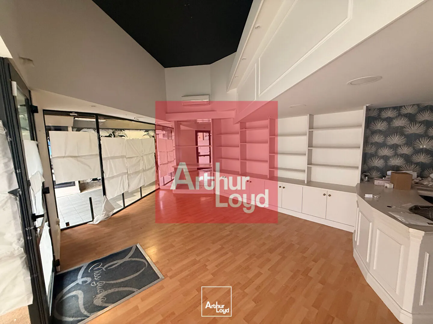 Local commercial agen hyper centre Visibilité optimale et prestations qualitatives