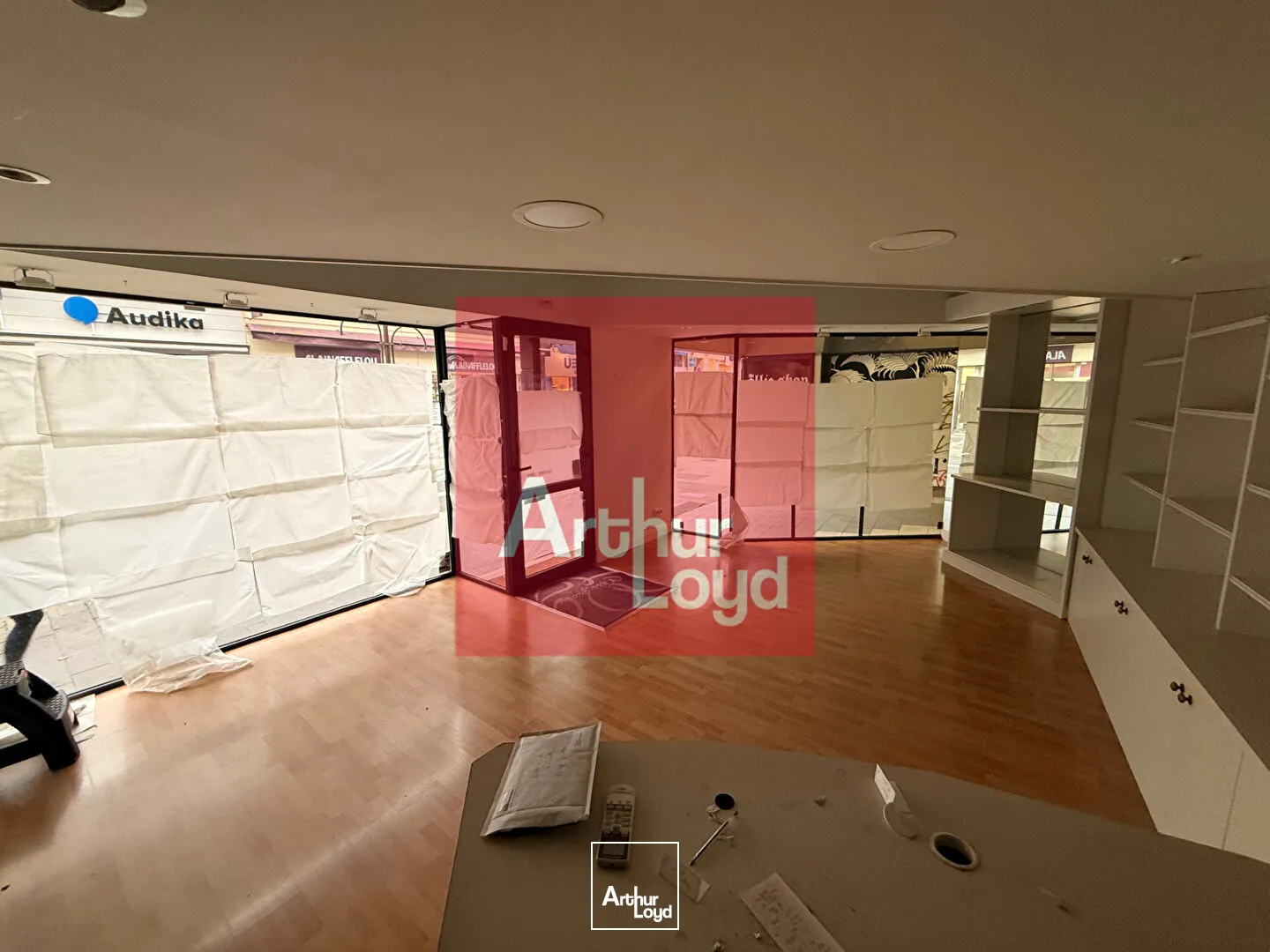 Local commercial agen hyper centre Visibilité optimale et prestations qualitatives