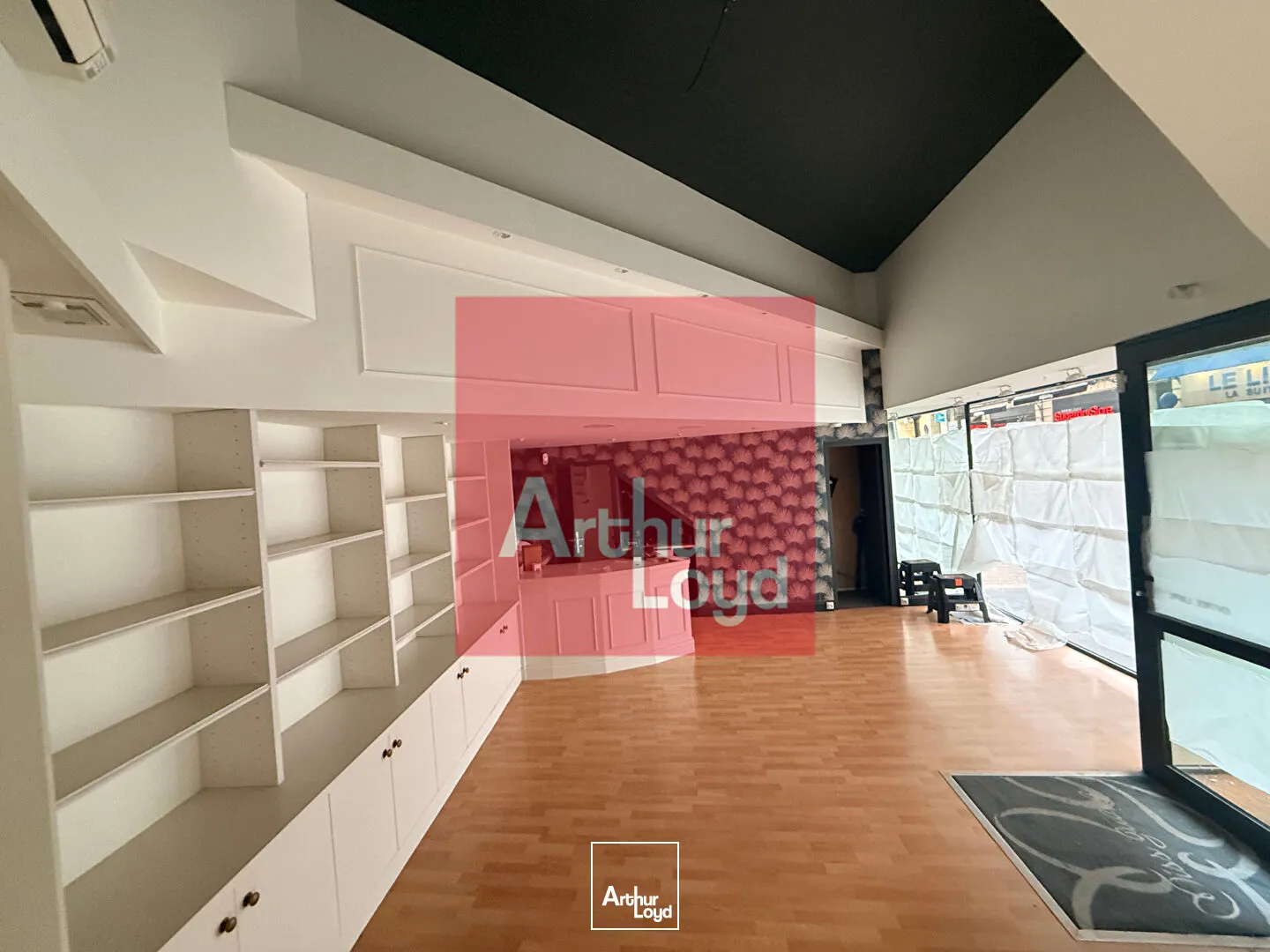 Local commercial agen hyper centre Visibilité optimale et prestations qualitatives