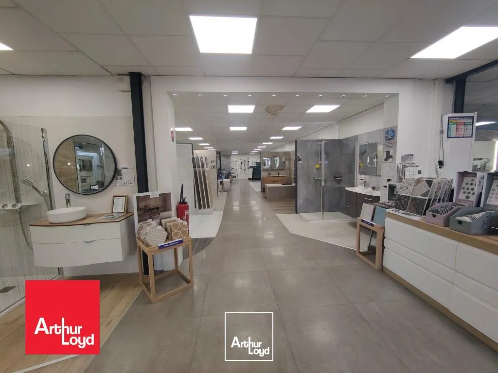 Local commercial à vendre à LUCE 28110