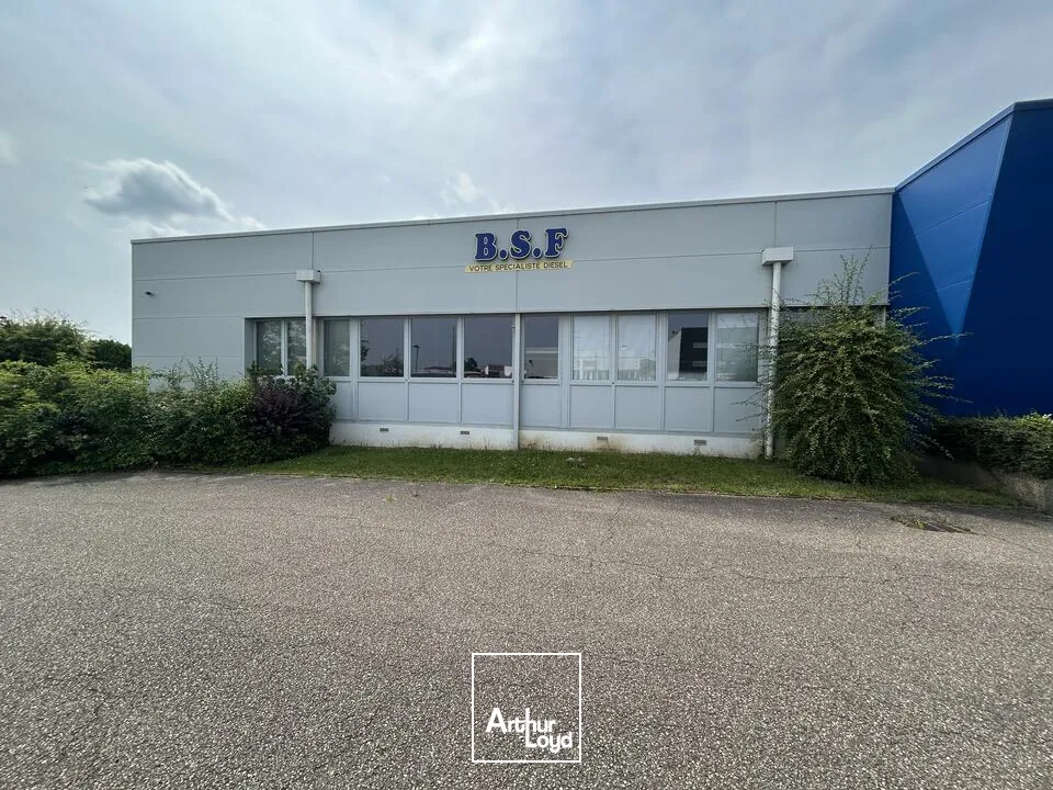 LOCAL D'ACTIVITE - ENTREPOT à VENDRE de 2374 m²