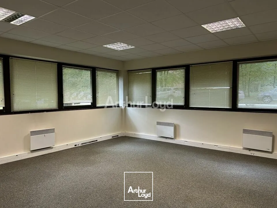 BUREAUX à LOUER de 236 m²