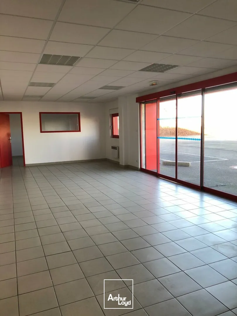 LOCAL D'ACTIVITE - ENTREPOT à LOUER de 683 m²