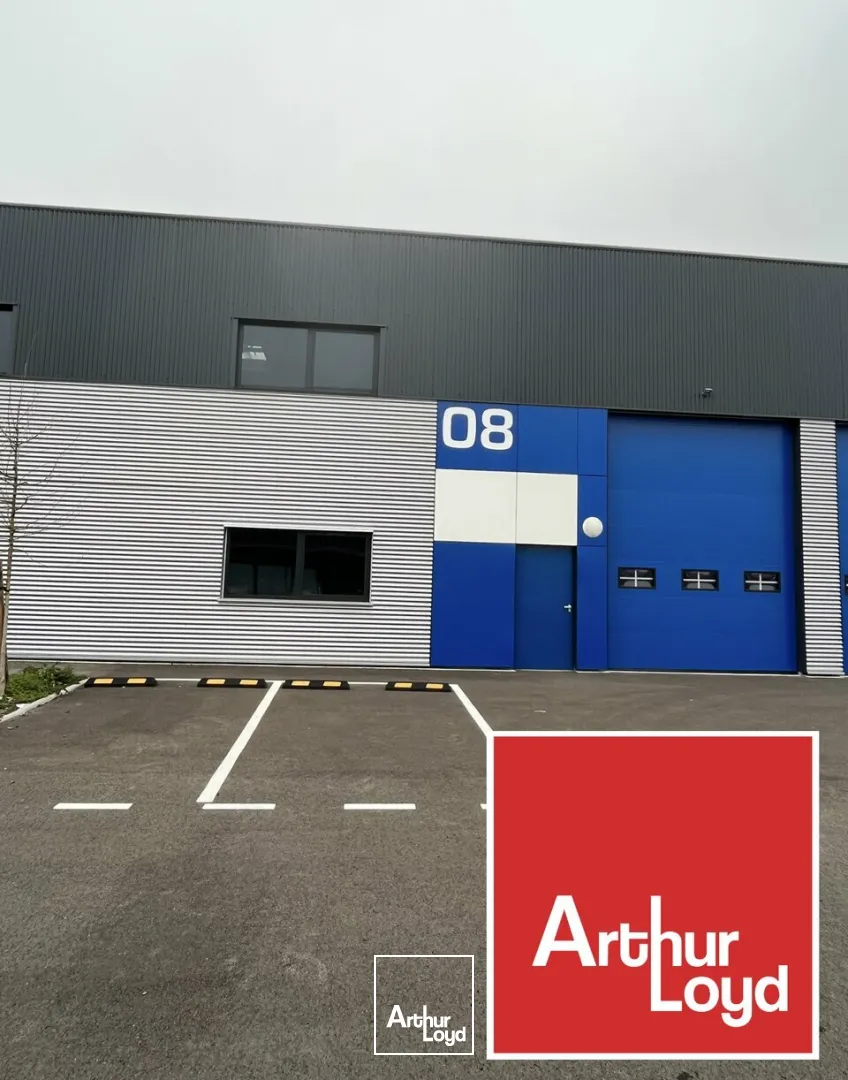 LOCAL D'ACTIVITE - ENTREPOT à LOUER de 189 m²