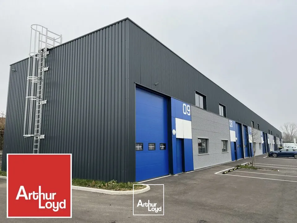LOCAL D'ACTIVITE - ENTREPOT à LOUER de 189 m²