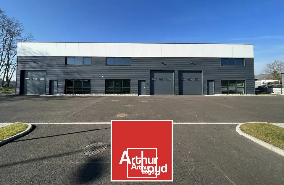 LOCAL D'ACTIVITE - ENTREPOT à LOUER de 784 m²