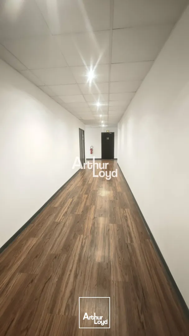 BUREAU A LOUER DE 168M²