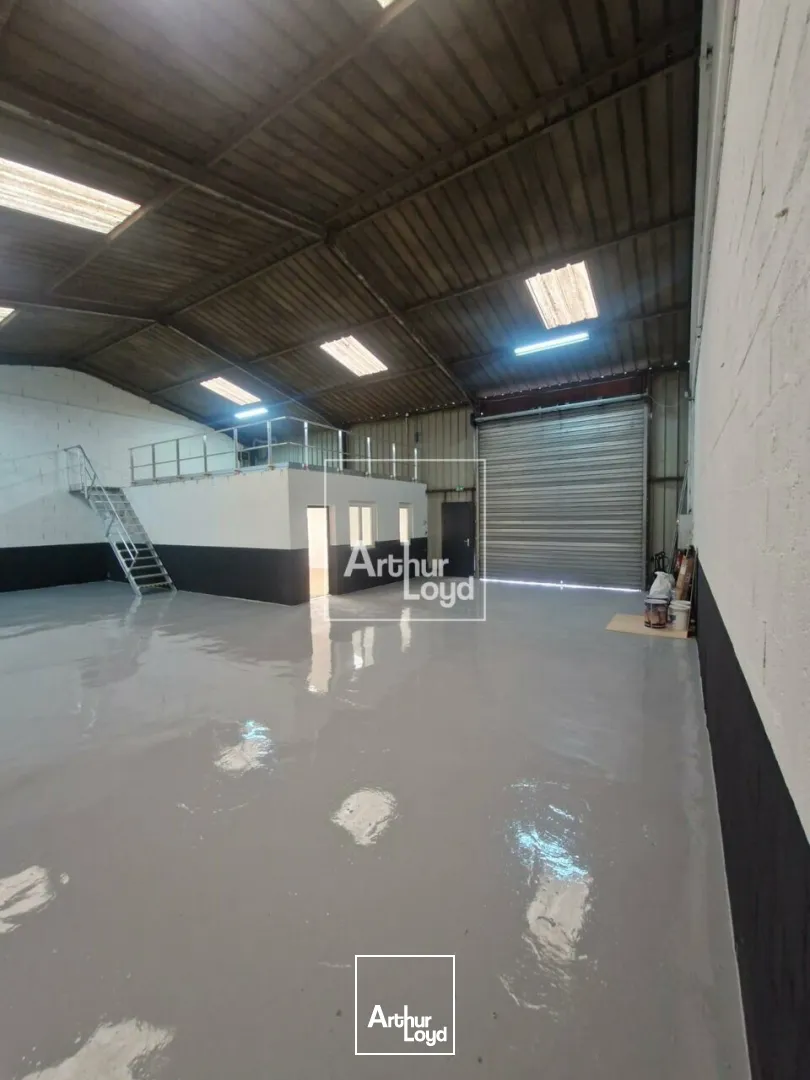 FONTENAY LE VICOMTE LOCAL PME A LOUER