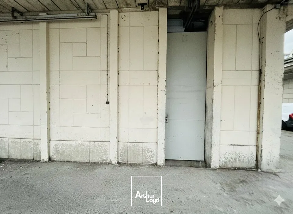 NOUVEAUTÉ - A LOUER ENTREPÔT DE 80 m2 + 20 m2 DE QUAI COUVERT - ZONE INDUSTRIELLE ET PORTUAIRE DU HAVRE