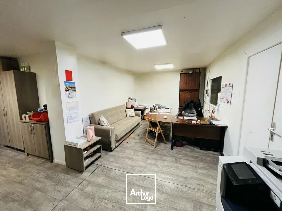 NOUVEAUTÉ - A LOUER LOCAUX D'ACTIVITÉS DE 300m2 ZONE INDUSTRIELLE ET PORTUAIRE DU HAVRE 