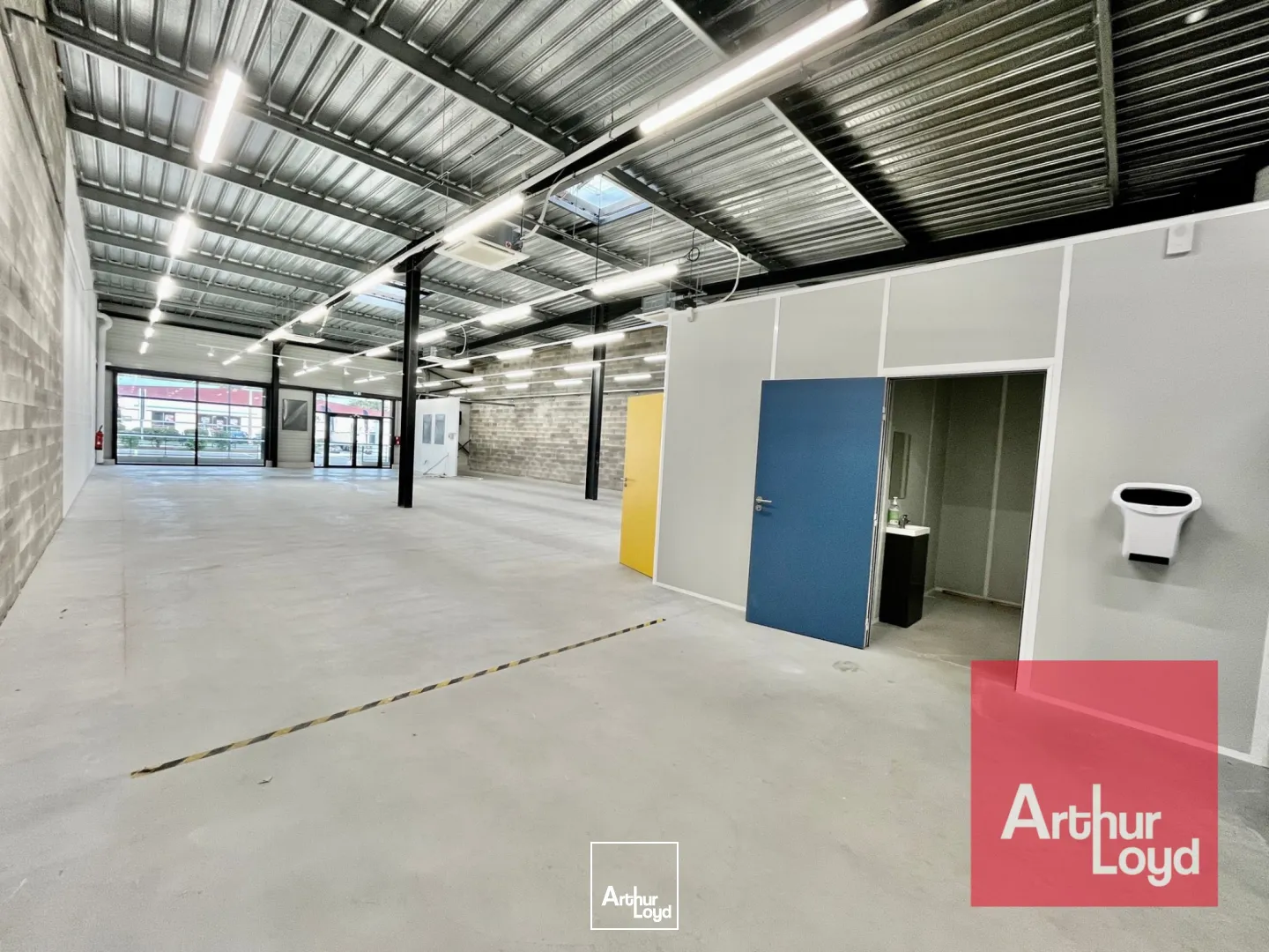 Locaux commerciaux - Location - LUNEL - 34400 - 310-310 - 7604381