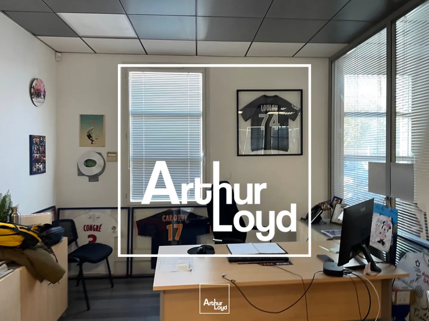 IMMEUBLE INDEPENDANT DE 920 M² - MAUGUIO