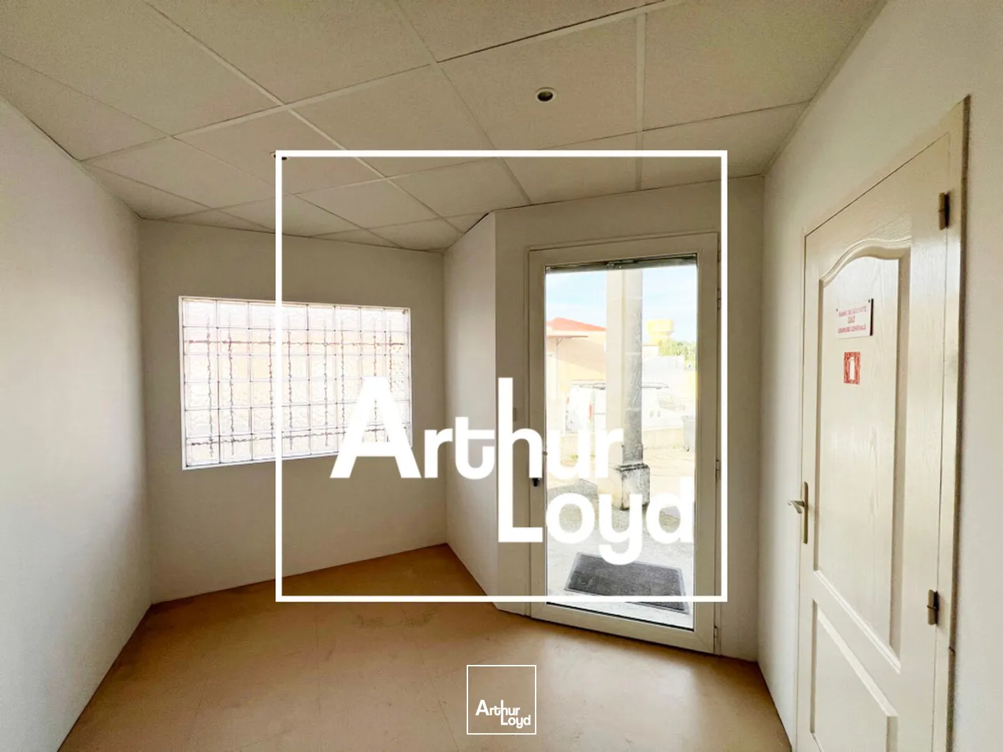 BATIMENT INDEPENDANT 180 M² - LUNEL - ZONE D'ACTIVITE