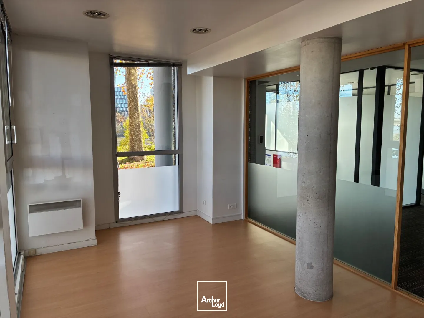 A LOUER - QUAI MAGELLAN - PROCHE DE LA GARE - BUREAUX