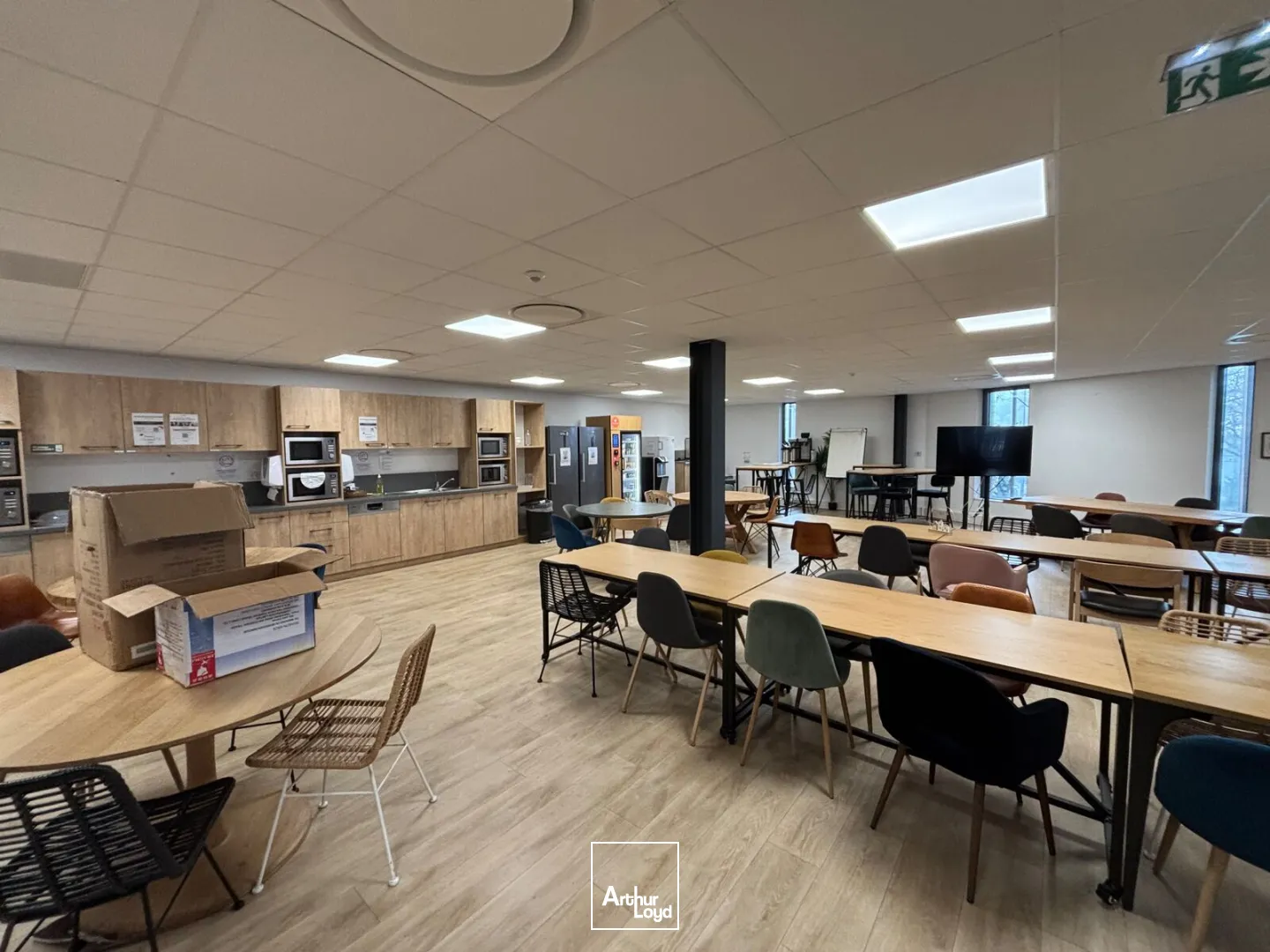 PLATEAUX DE BUREAUX À LOUER OU À VENDRE -1500 M² DIVISIBLES-VERTOU